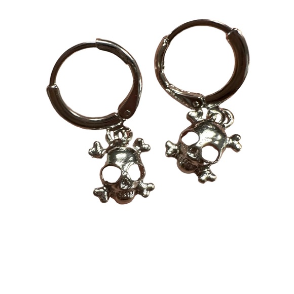 Small Silver Skull and Crossbones Drop Earrings - Picture 1 of 4